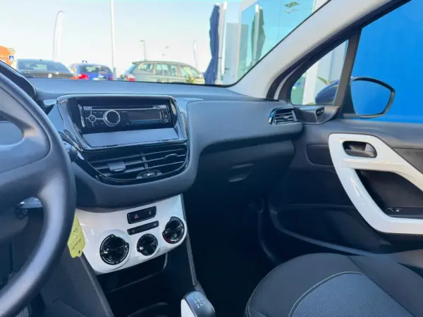 Peugeot 208 PureTech 68 Like 7