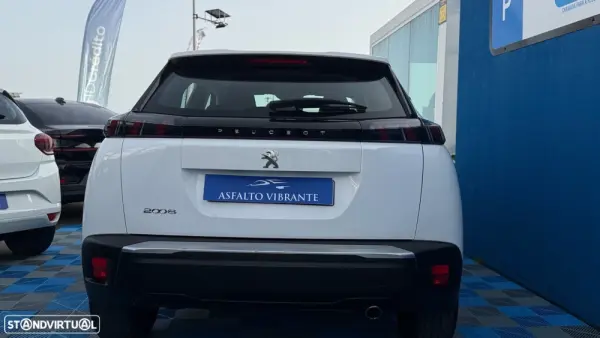 Peugeot 2008 6