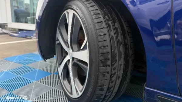 Peugeot 308 7