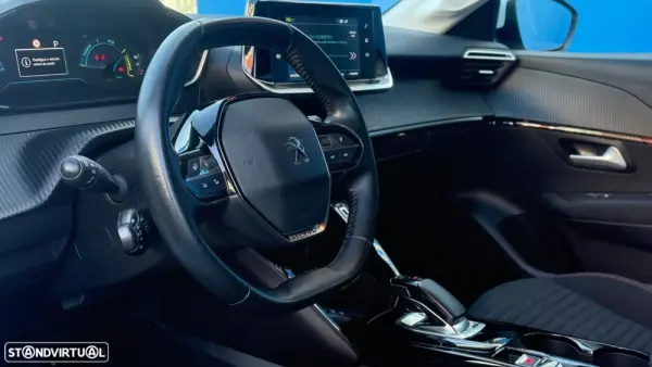 Peugeot e-208 11