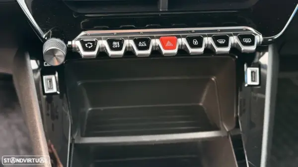 Peugeot 2008 4