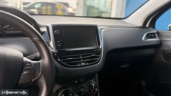 Peugeot 208 4