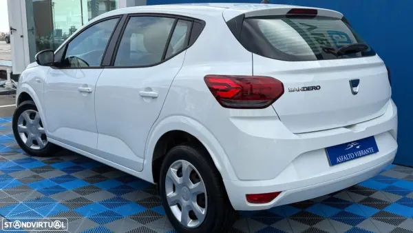 Dacia Sandero Outro 2