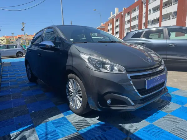Peugeot 208 1.2 PureTech Style 4
