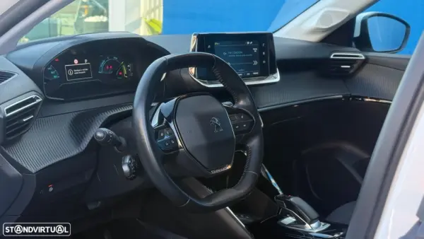 Peugeot e-208 6