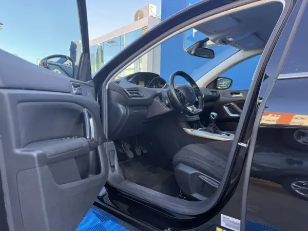 Peugeot 308 130 e-THP Stop & Start Allure 8