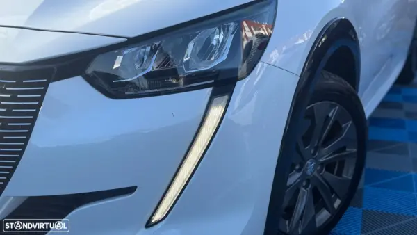Peugeot e-208 2