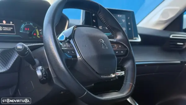 Peugeot e-208 9