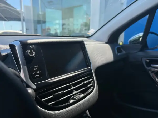Peugeot 208 1.2 PureTech Style 11