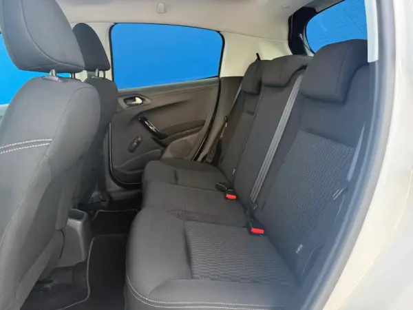 Peugeot 208 1.2 PureTech Style 8