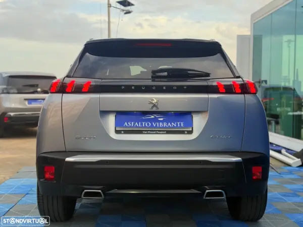 Peugeot 2008 1.2 gt line 1