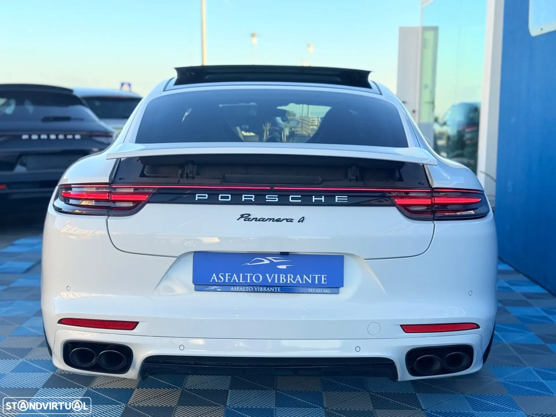 Porsche Panamera 4 E-Hybrid Platinum Edition 3