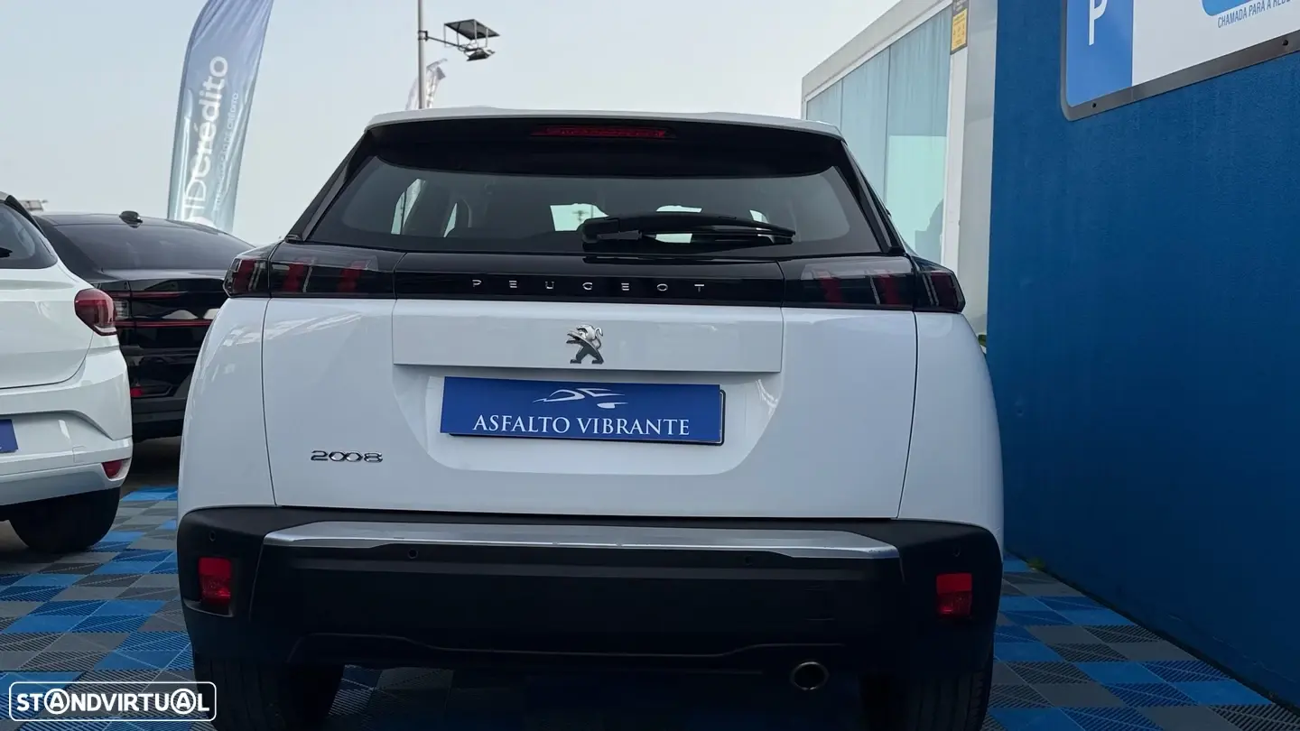 Peugeot 2008 6