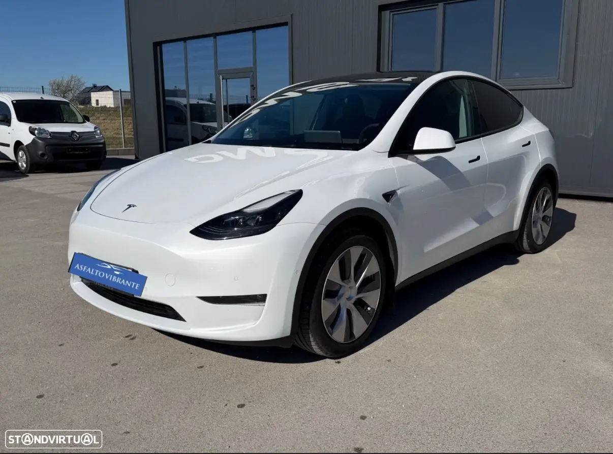 Tesla Model Y Long Range Dual Motor AWD 1