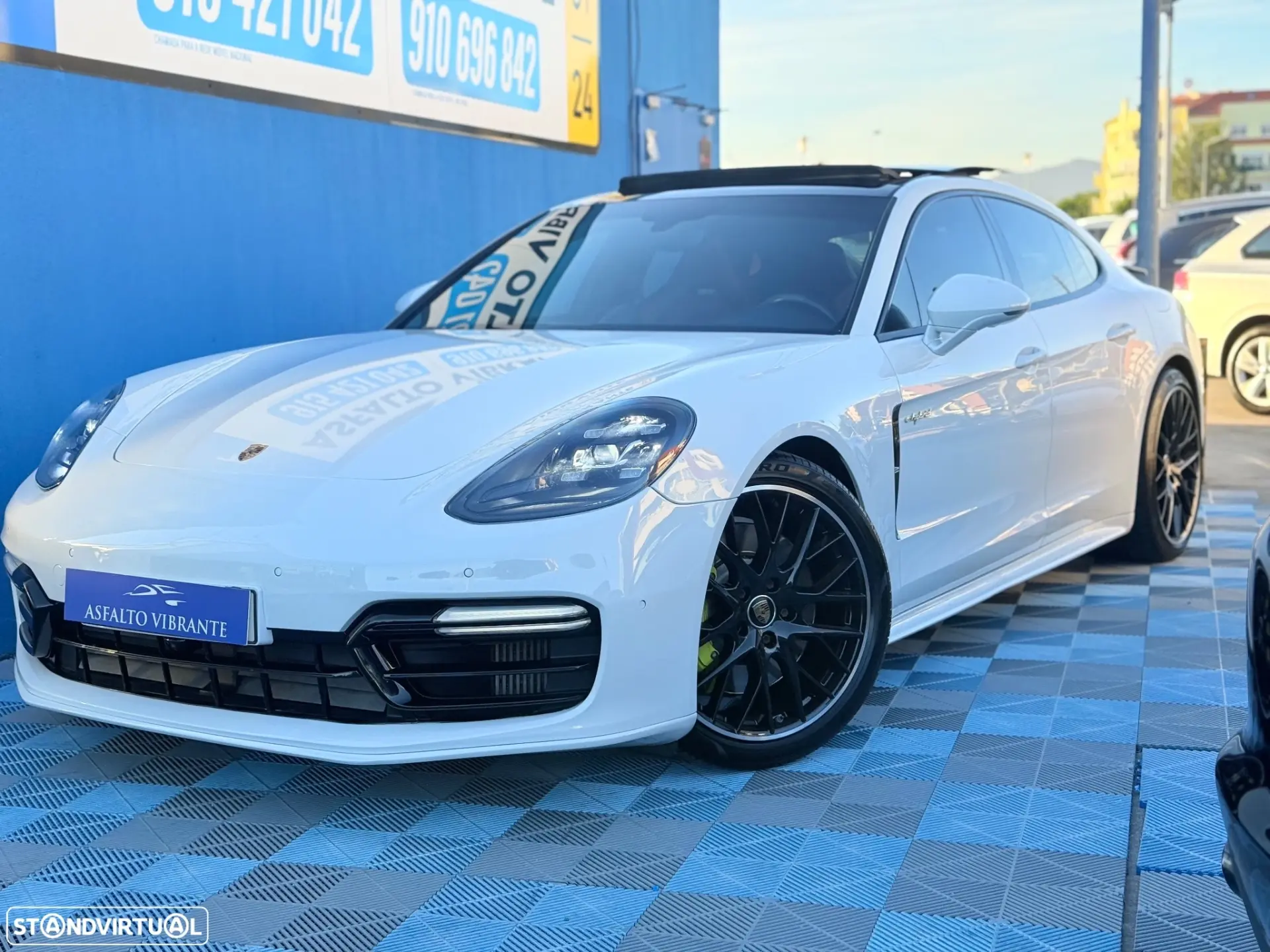 Porsche Panamera 4 E-Hybrid Platinum Edition 9
