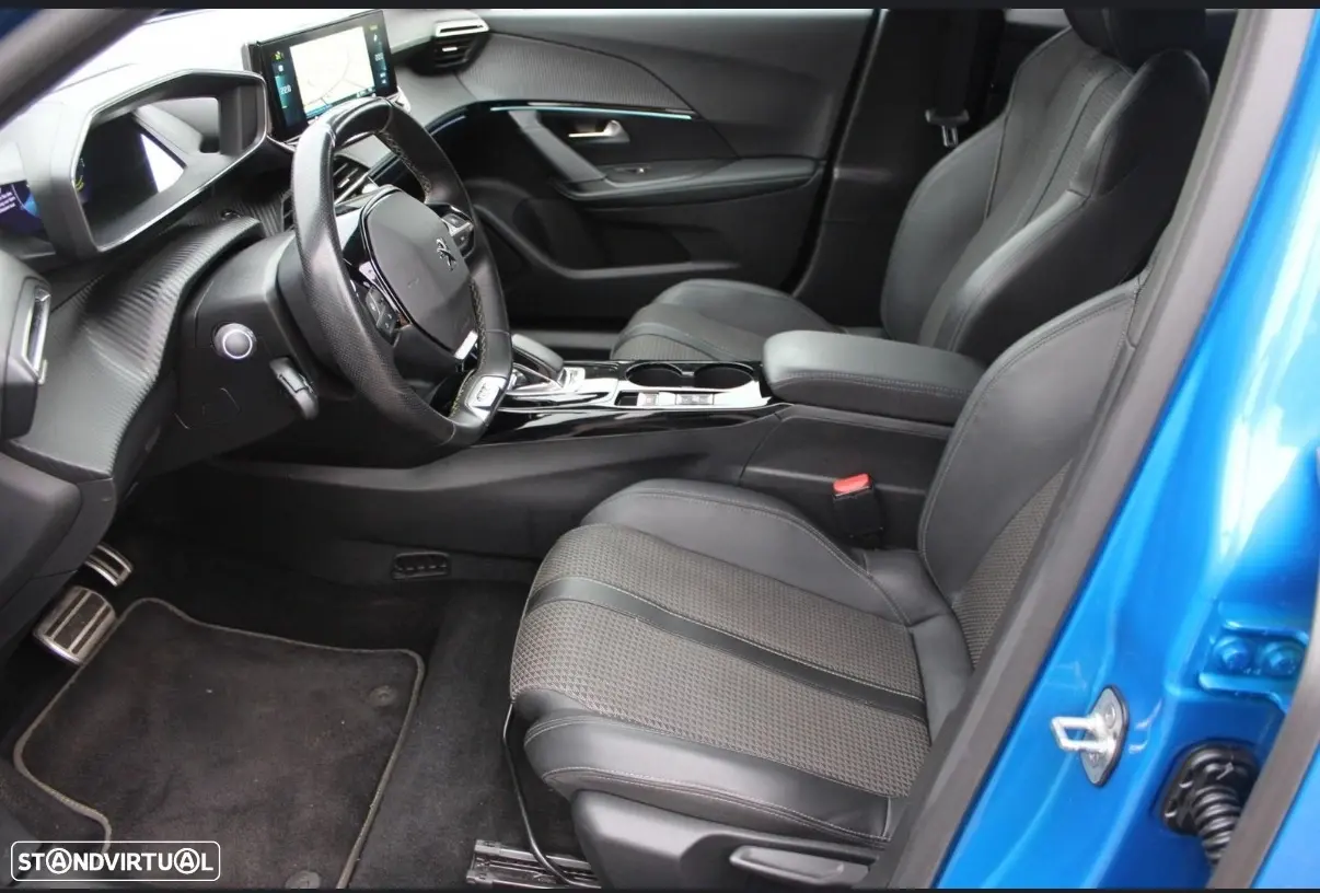 Peugeot e-2008 4