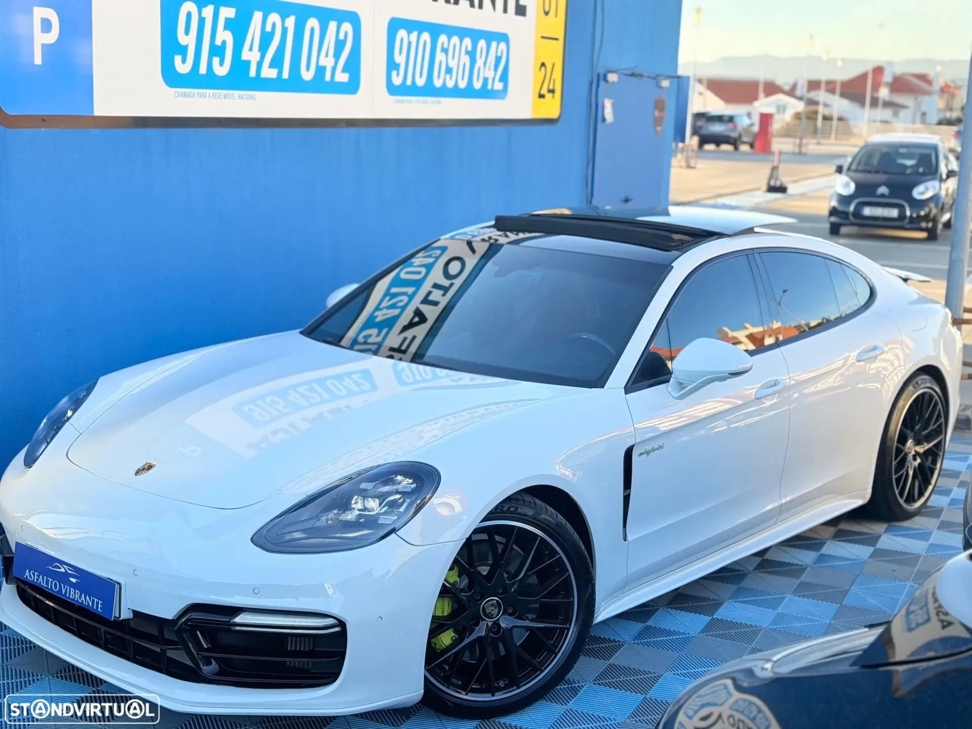 Porsche Panamera 4 E-Hybrid Platinum Edition 1
