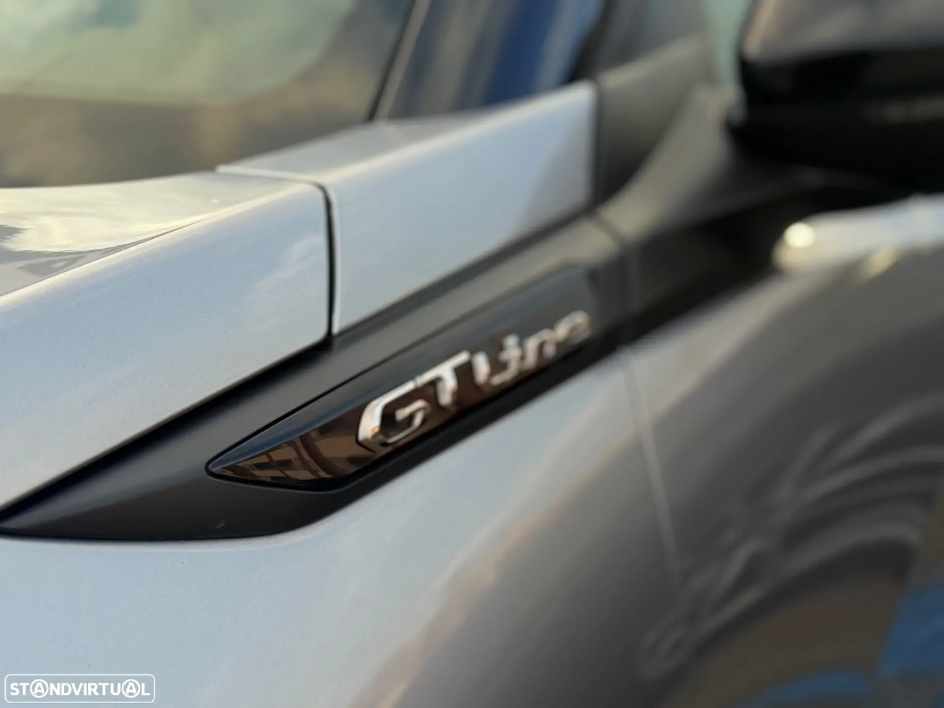 Peugeot 2008 1.2 gt line 3