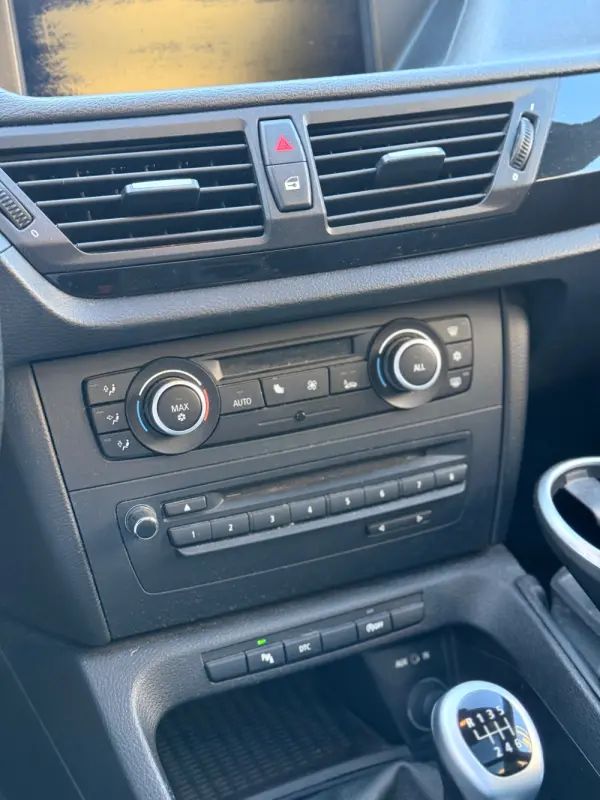 BMW X1 sDrive18d xLine 9