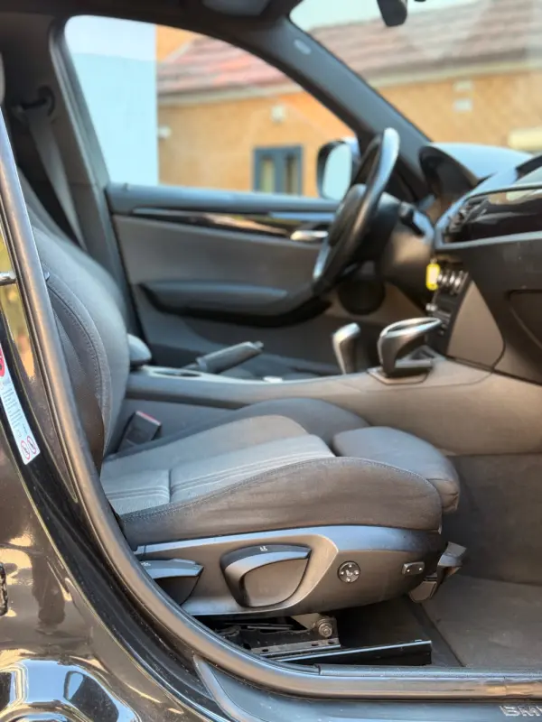 BMW X1 sDrive18d xLine 6
