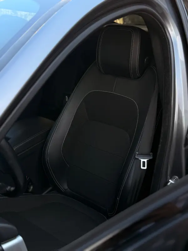 Jaguar XE R-Sport 5