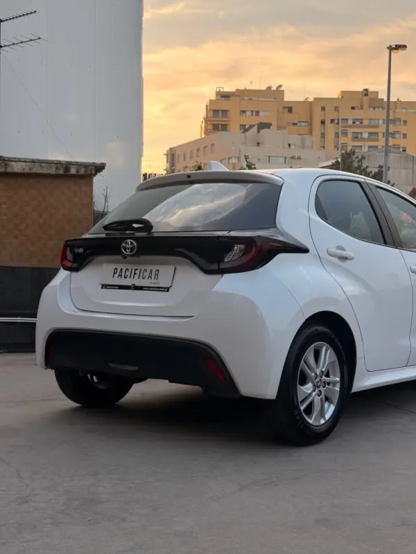 Toyota Yaris 1.0 VVT-i Comfort Plus 4