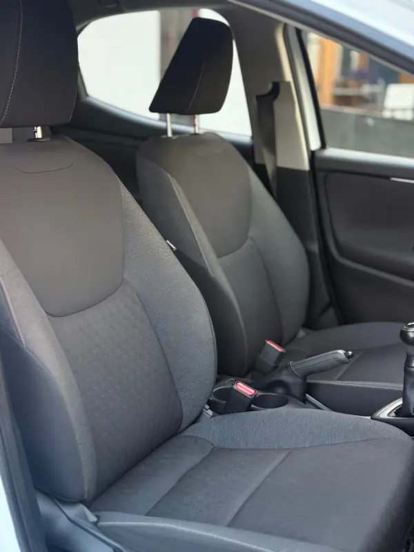 Toyota Yaris 1.0 VVT-i Comfort Plus 12