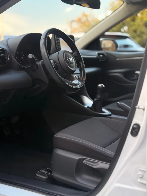 Toyota Yaris 1.0 VVT-i Comfort Plus 8