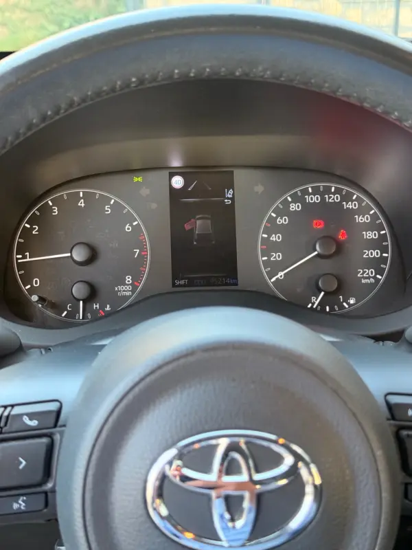 Toyota Yaris 1.0 VVT-i Comfort Plus 13