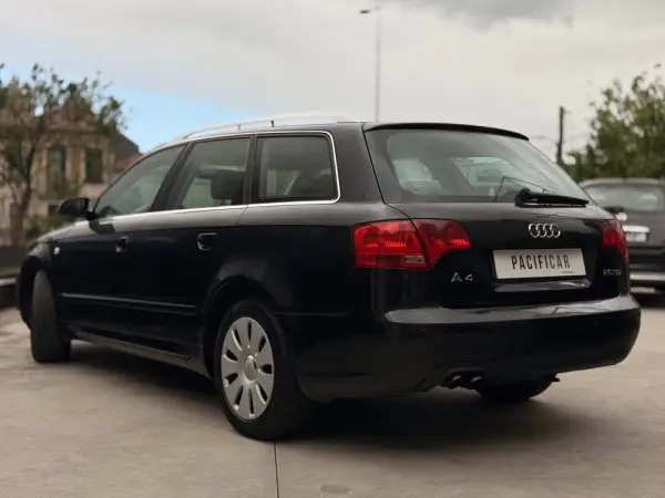 Audi A4 Avant 2.0 TDI 3