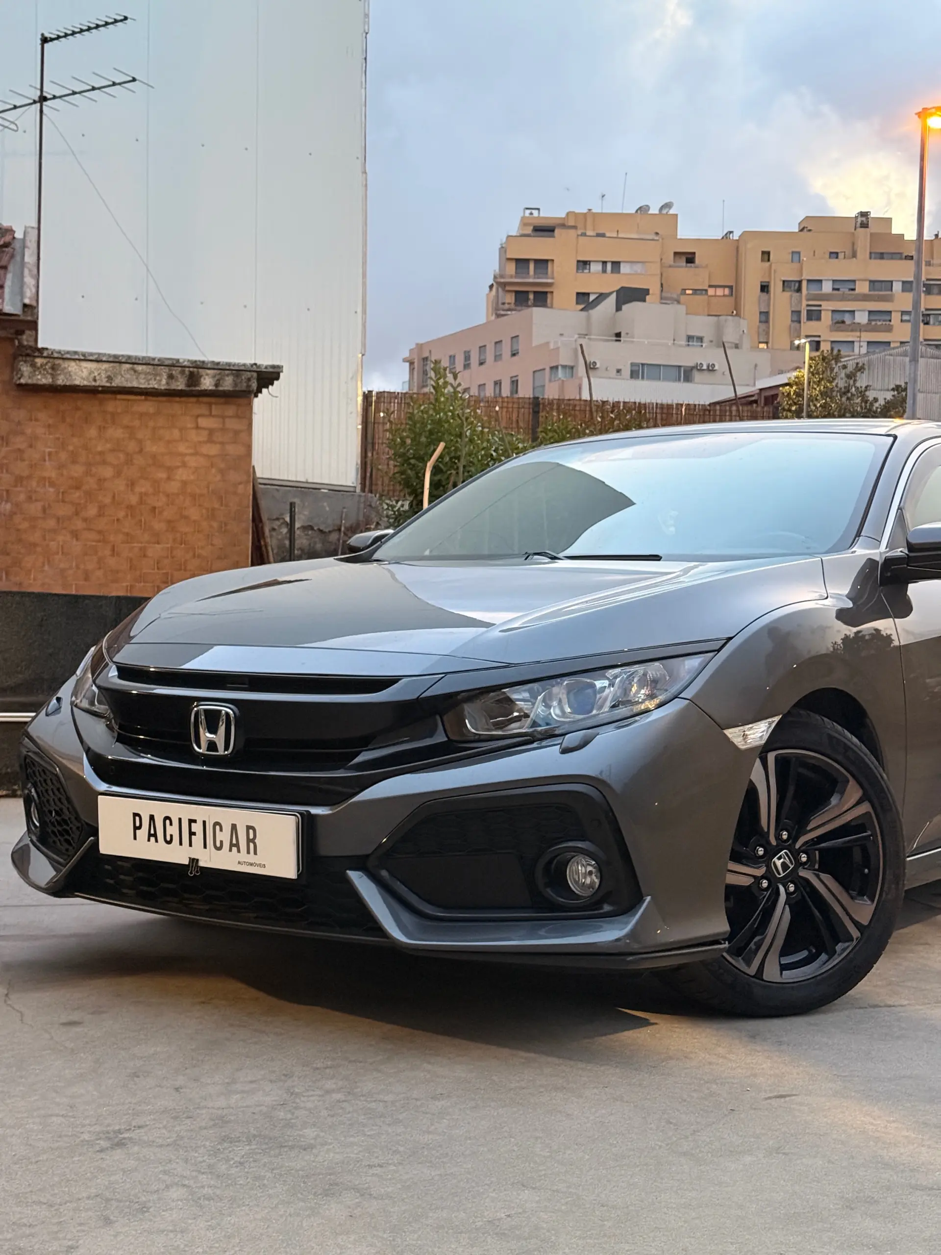Honda Civic 1.0 i-VTEC Executive Premium 2