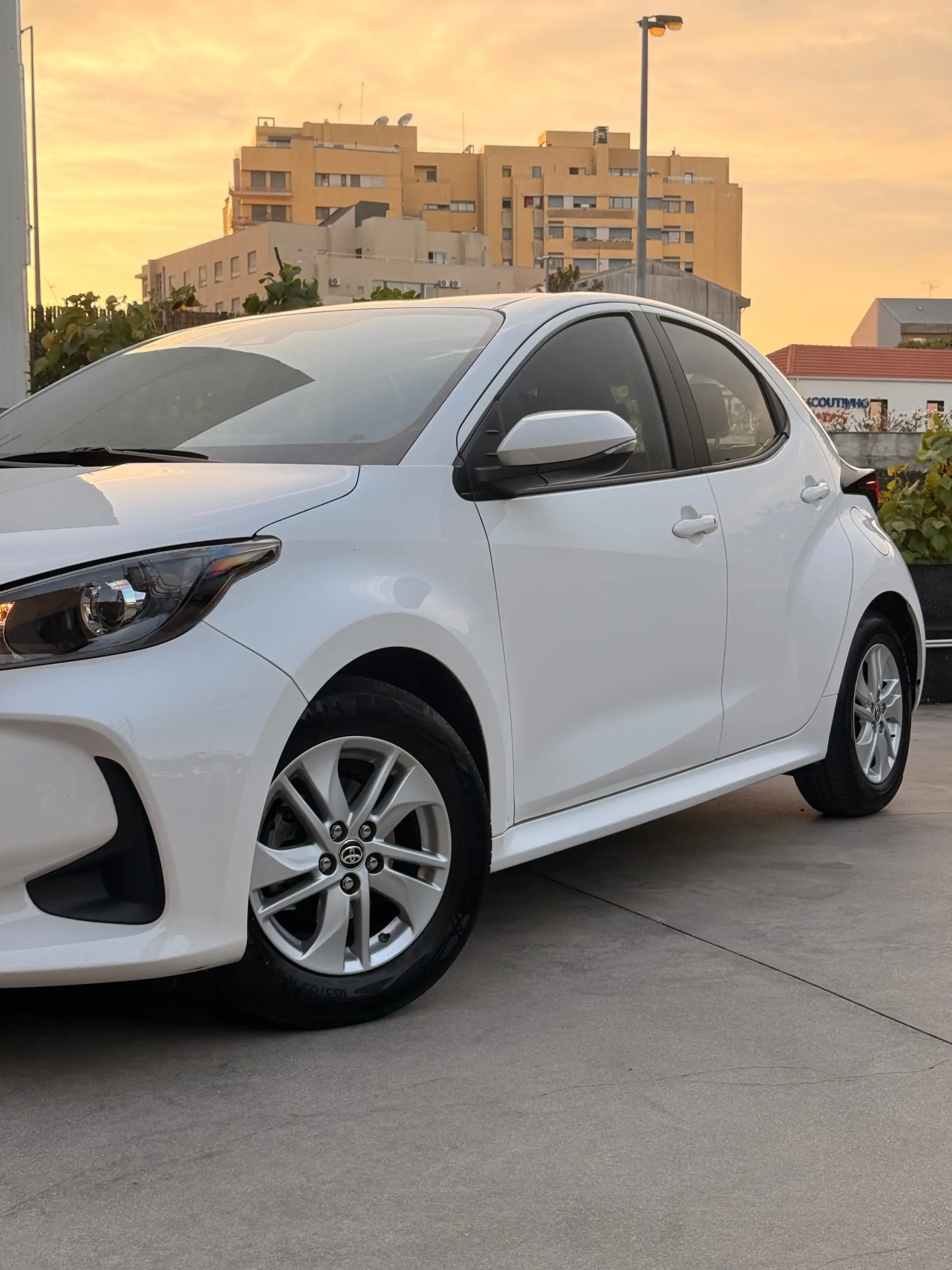 Toyota Yaris 1.0 VVT-i Comfort Plus 5