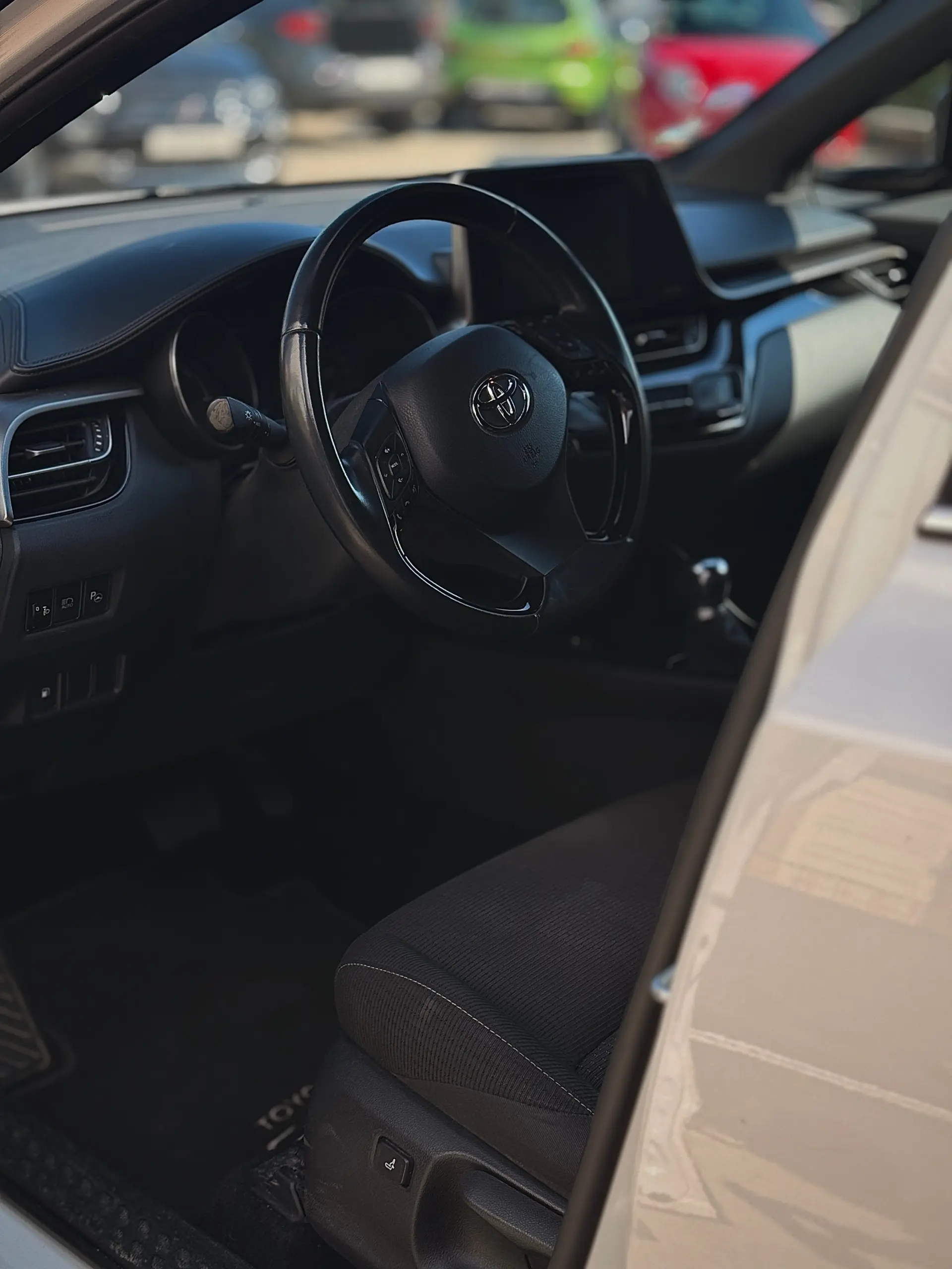 Toyota C-HR 1.8 Hybrid Square Collection 7