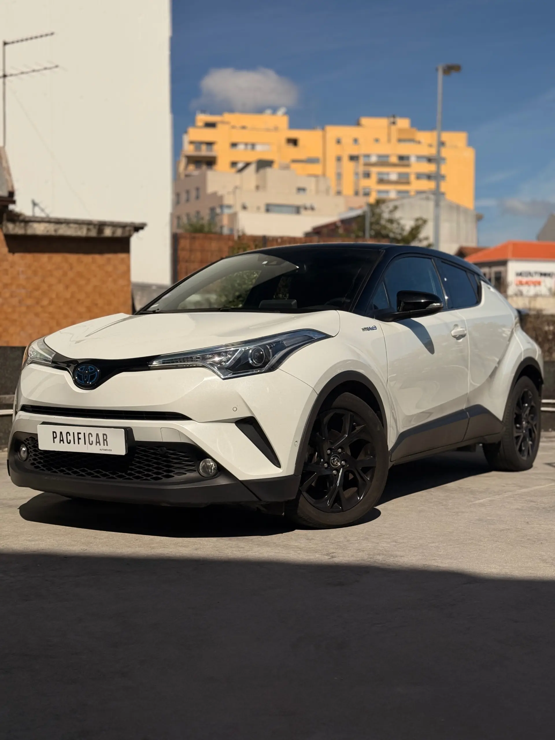 Toyota C-HR 1.8 Hybrid Square Collection 1