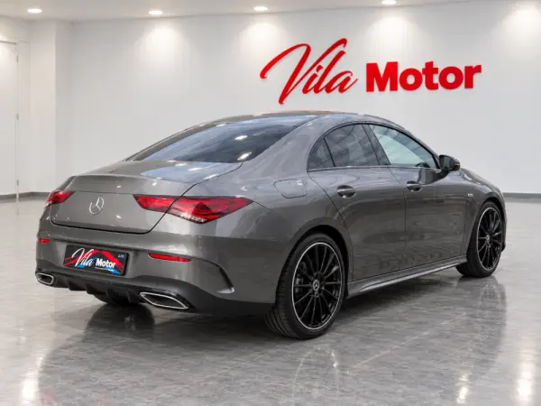 Mercedes-Benz CLA 180 d Shooting Brake AMG Line Aut. 4