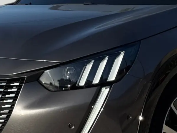 Peugeot 208 1.2 PureTech GT EAT8 5