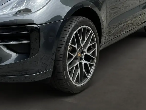 Porsche Macan Turbo Performance Package/ Gas 6