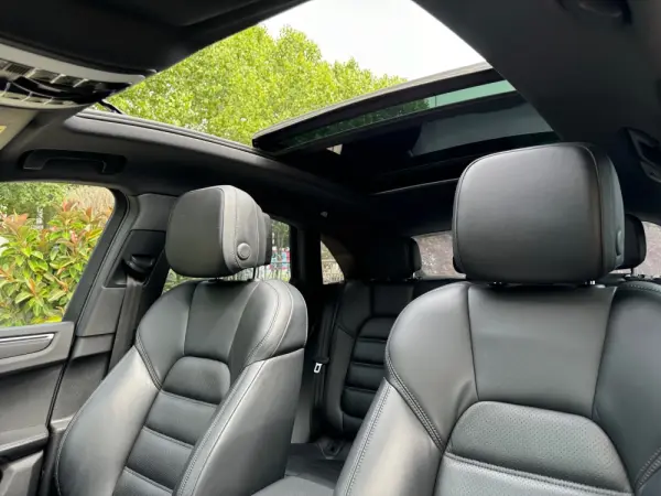 Porsche Macan Turbo Performance Package/ Gas 9