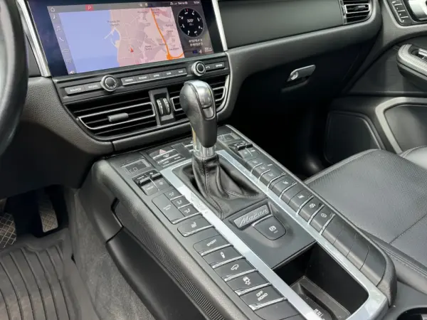 Porsche Macan Turbo Performance Package/ Gas 13