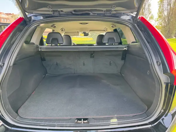 Volvo XC 60 2.0 D3 Drive V.Ocean Race Start/Stop 12