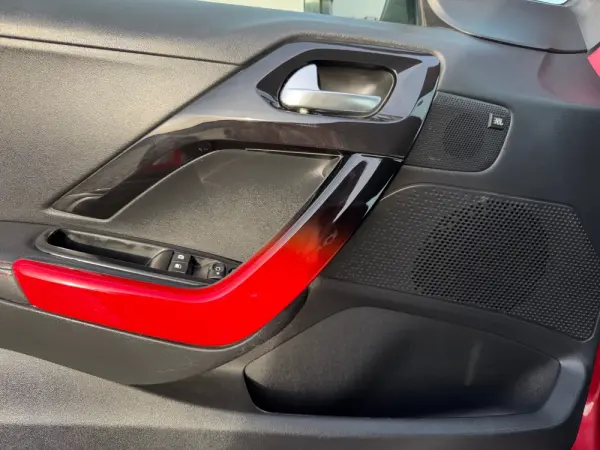 Peugeot 208 1.6 THP GTi 12