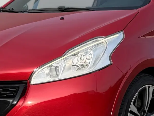 Peugeot 208 1.6 THP GTi 5