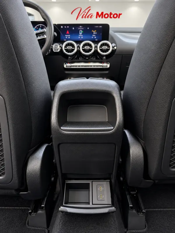 Mercedes-Benz GLA 180 d AMG Line 13