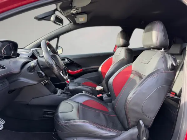Peugeot 208 1.6 THP GTi 7