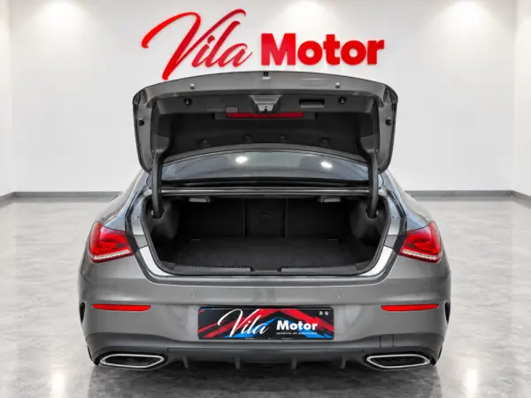 Mercedes-Benz CLA 180 d Shooting Brake AMG Line Aut. 12