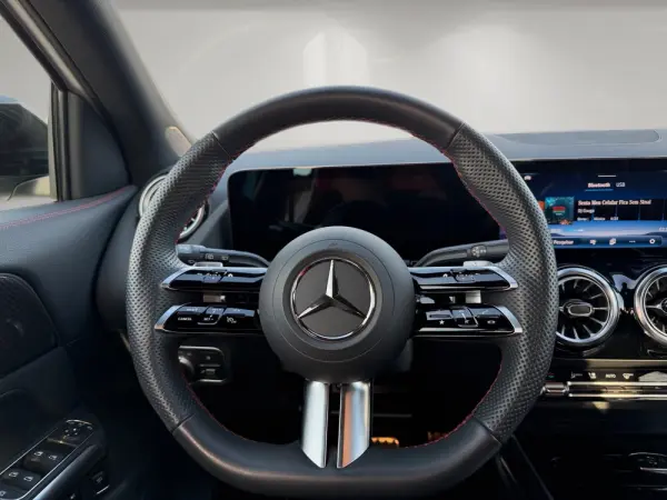 Mercedes-Benz GLA 250 e AMG Line 8