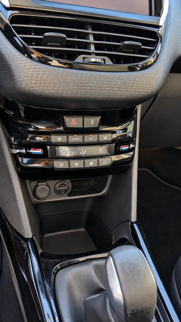 Peugeot 2008 1.2 PureTech Crossway 13