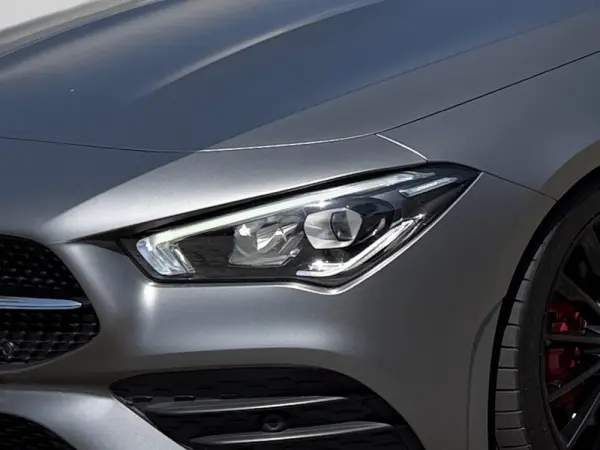 Mercedes-Benz CLA 220 d Shooting Brake AMG Line Aut. 5