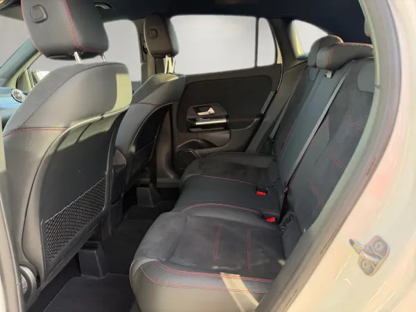 Mercedes-Benz GLA 250 e AMG Line 11