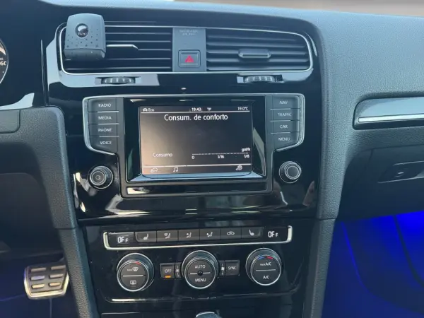 Volkswagen Golf 2.0 TSi R DSG 9